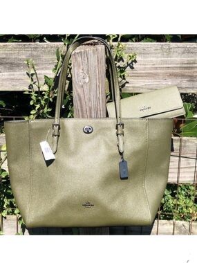 Brand NeW Coach Surplus Turlock Tote & Wallet Set